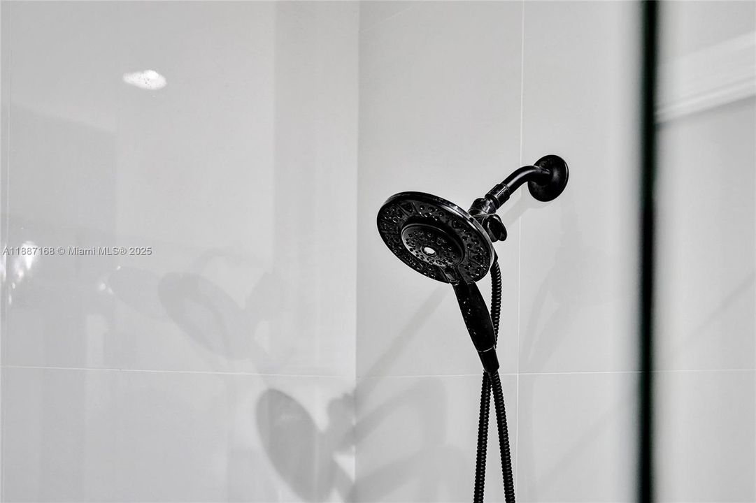 For Sale: $840,000 (5 beds, 3 baths, 3408 Square Feet)