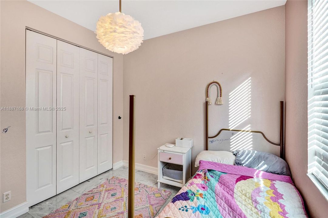 For Sale: $840,000 (5 beds, 3 baths, 3408 Square Feet)