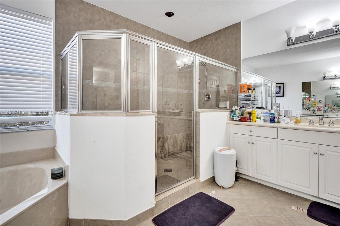 For Sale: $840,000 (5 beds, 3 baths, 3408 Square Feet)