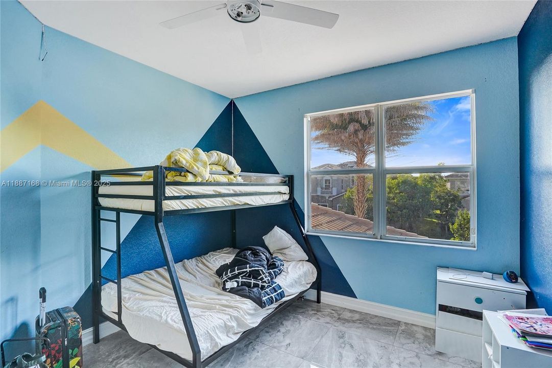 For Sale: $840,000 (5 beds, 3 baths, 3408 Square Feet)