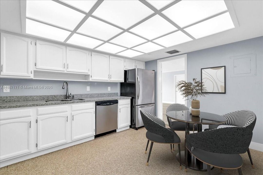 Active With Contract: $2,950 (2 beds, 2 baths, 1290 Square Feet)