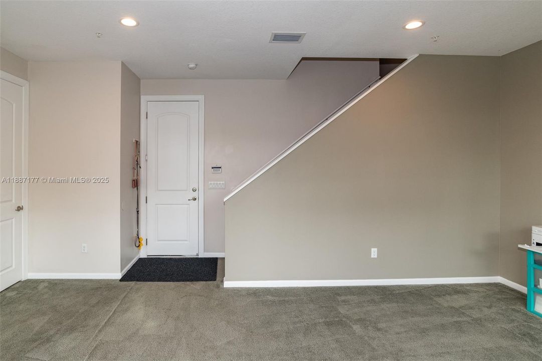 待售: $899,000 (3 贝兹, 2 浴室, 2152 平方英尺)