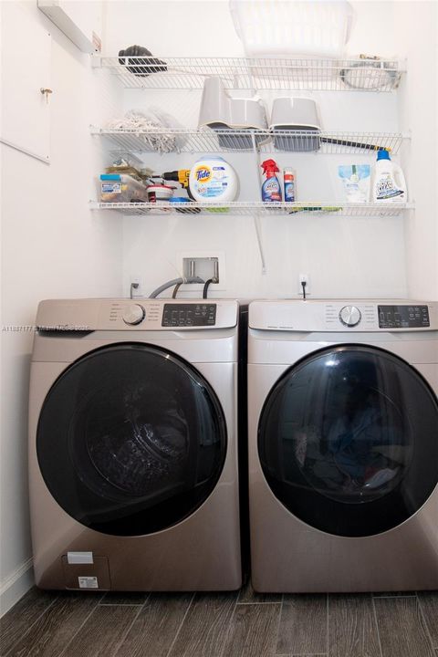 待售: $899,000 (3 贝兹, 2 浴室, 2152 平方英尺)