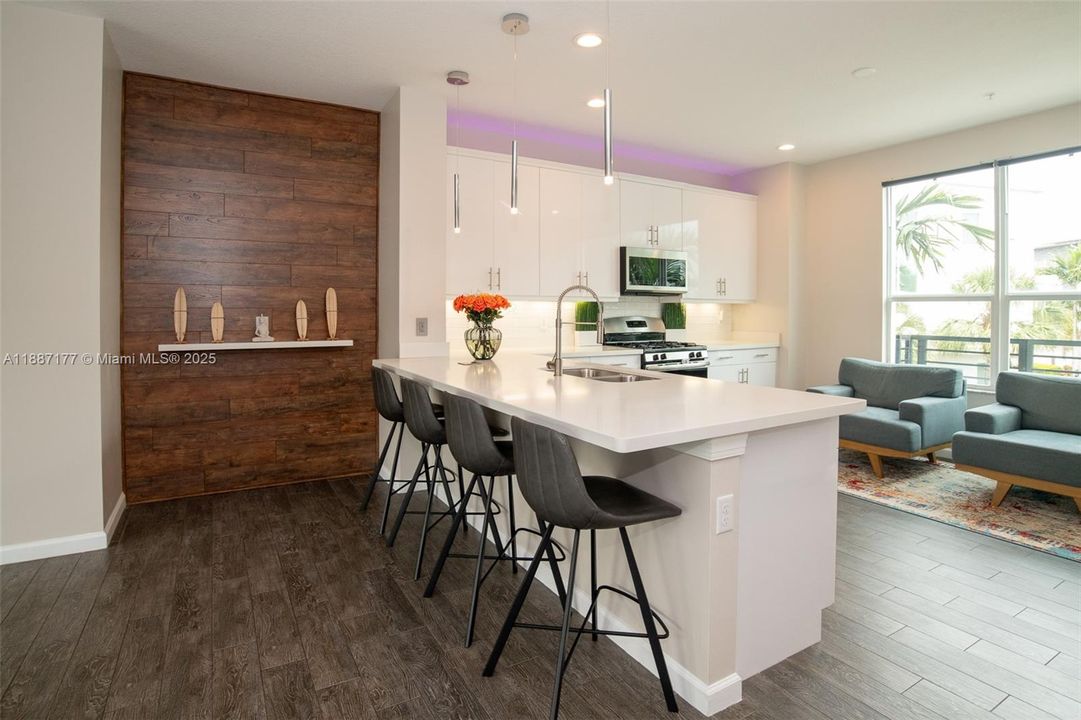 待售: $899,000 (3 贝兹, 2 浴室, 2152 平方英尺)