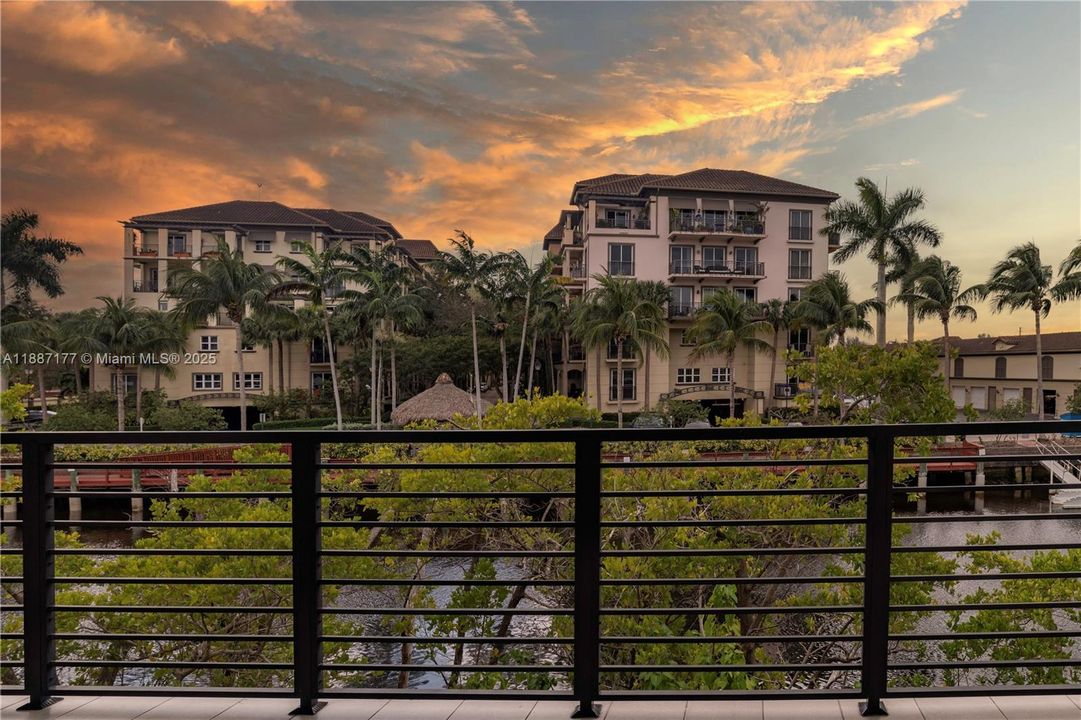 待售: $899,000 (3 贝兹, 2 浴室, 2152 平方英尺)