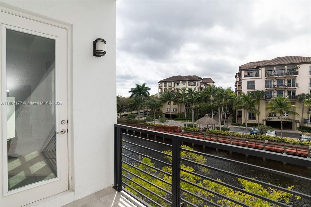 待售: $899,000 (3 贝兹, 2 浴室, 2152 平方英尺)