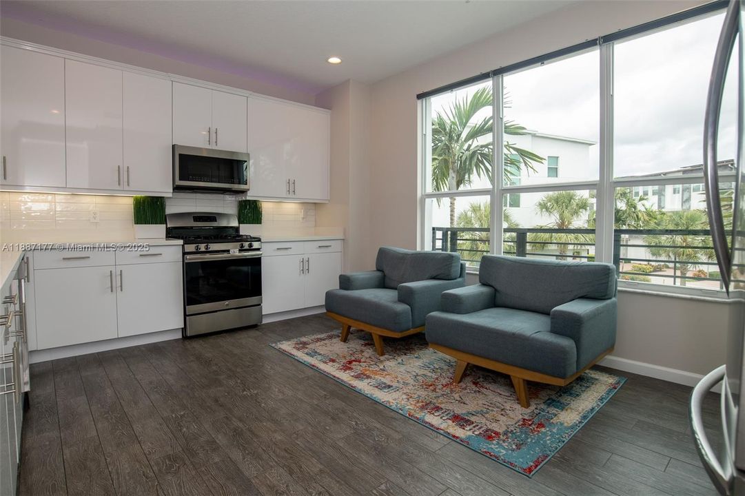 待售: $899,000 (3 贝兹, 2 浴室, 2152 平方英尺)