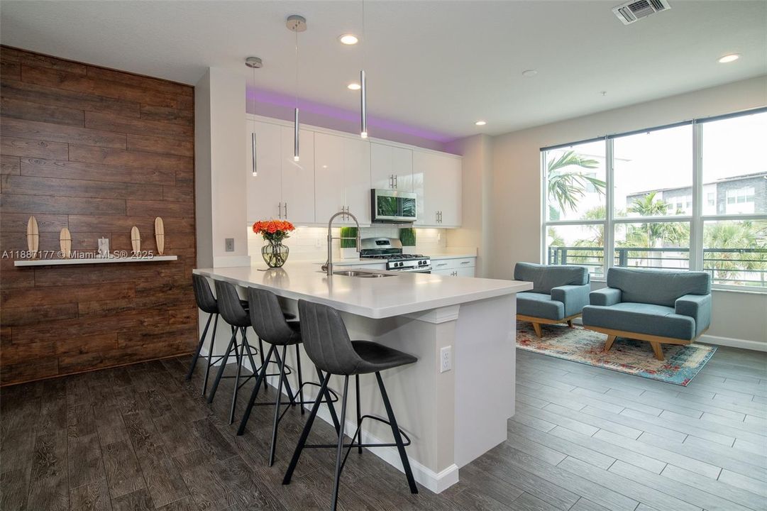 待售: $899,000 (3 贝兹, 2 浴室, 2152 平方英尺)