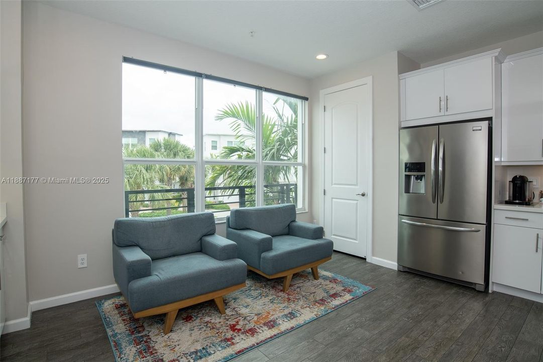 待售: $899,000 (3 贝兹, 2 浴室, 2152 平方英尺)