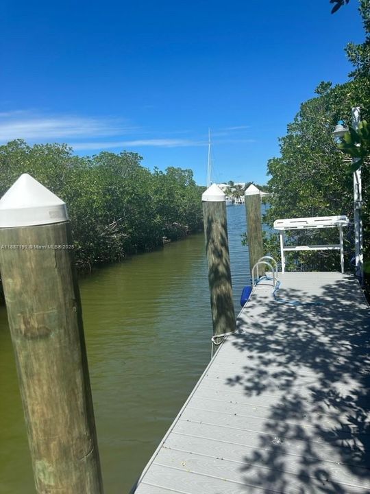 For Rent: $6,000 (4 beds, 2 baths, 1539 Square Feet)