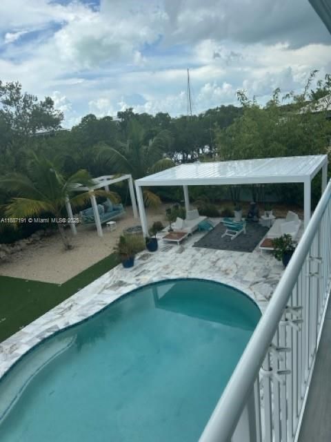 For Rent: $6,000 (4 beds, 2 baths, 1539 Square Feet)