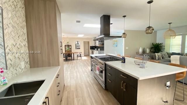 Недавно арендовано: $6,500 (4 спален, 2 ванн, 2537 Квадратных фут)