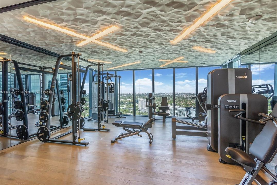 Activo con contrato: $4,450,000 (4 camas, 3 baños, 3012 Pies cuadrados)