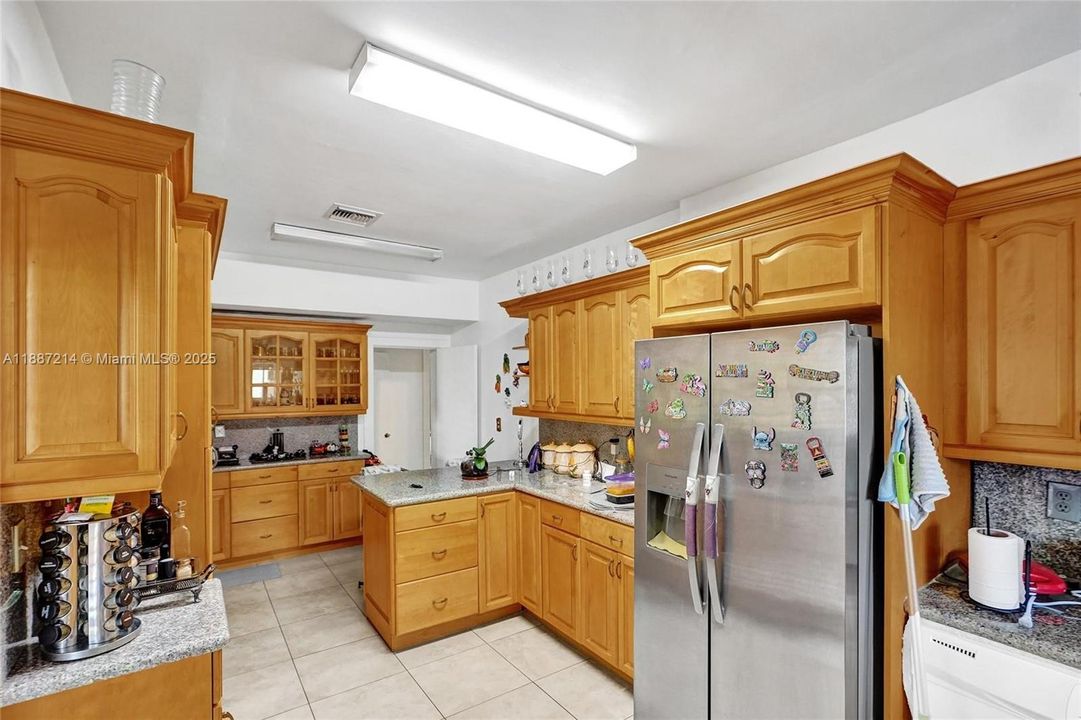 En Venta: $2,250,000 (6 camas, 3 baños, 3032 Pies cuadrados)