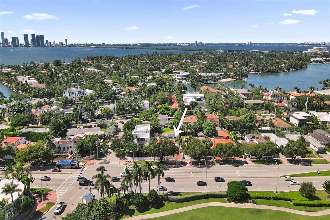 En Venta: $2,250,000 (6 camas, 3 baños, 3032 Pies cuadrados)