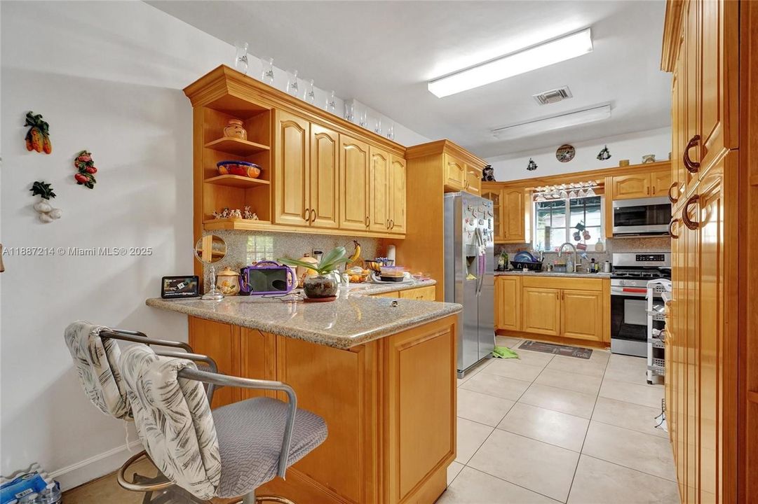 En Venta: $2,250,000 (6 camas, 3 baños, 3032 Pies cuadrados)