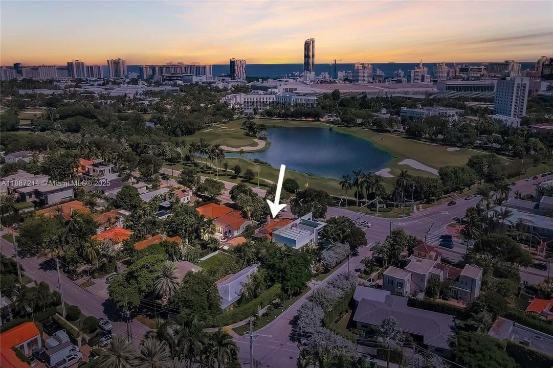 En Venta: $2,250,000 (6 camas, 3 baños, 3032 Pies cuadrados)