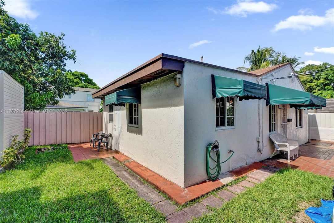 En Venta: $2,250,000 (6 camas, 3 baños, 3032 Pies cuadrados)