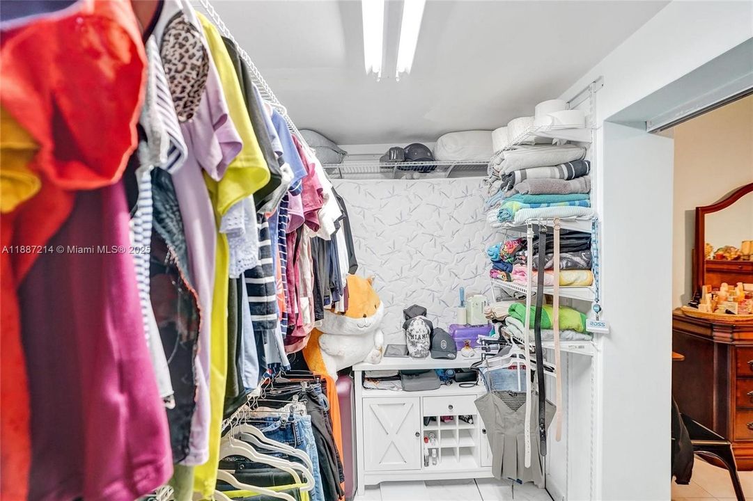 En Venta: $2,250,000 (6 camas, 3 baños, 3032 Pies cuadrados)