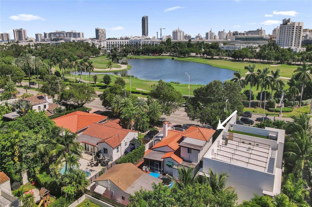 En Venta: $2,250,000 (6 camas, 3 baños, 3032 Pies cuadrados)