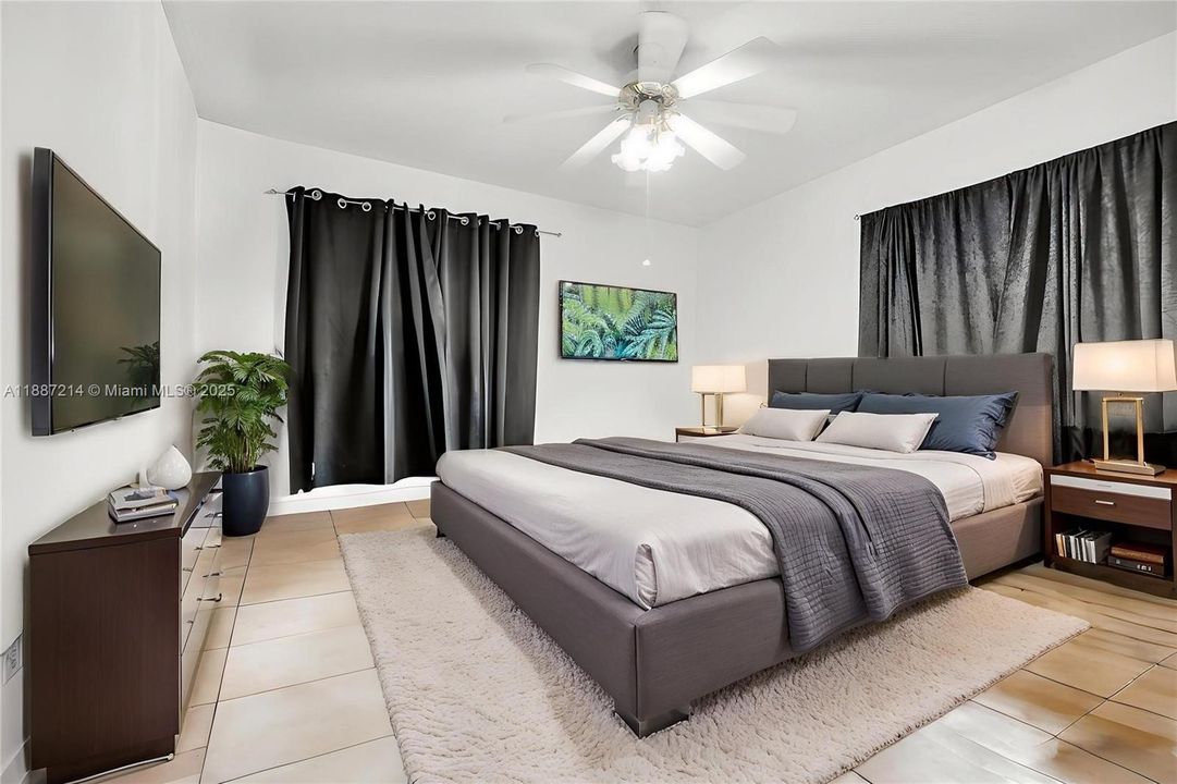 En Venta: $2,250,000 (6 camas, 3 baños, 3032 Pies cuadrados)