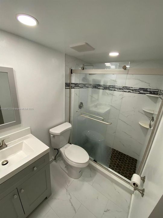 Под контрактом: $195,500 (2 спален, 2 ванн, 768 Квадратных фут)