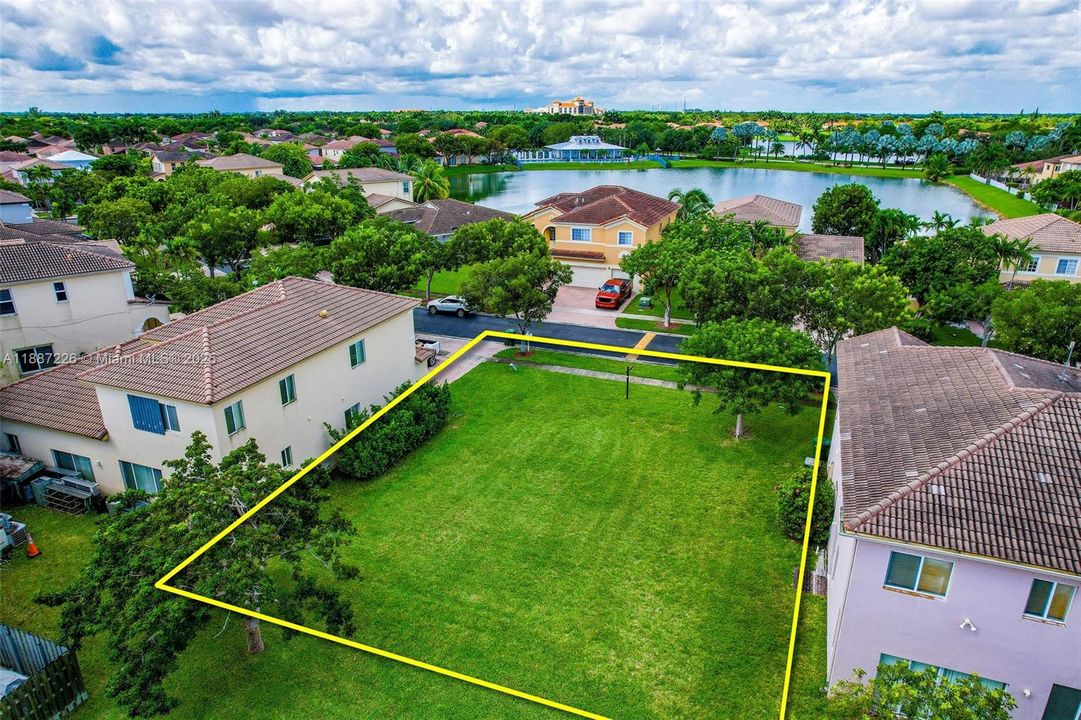 For Sale: $160,000 (0.14 acres)