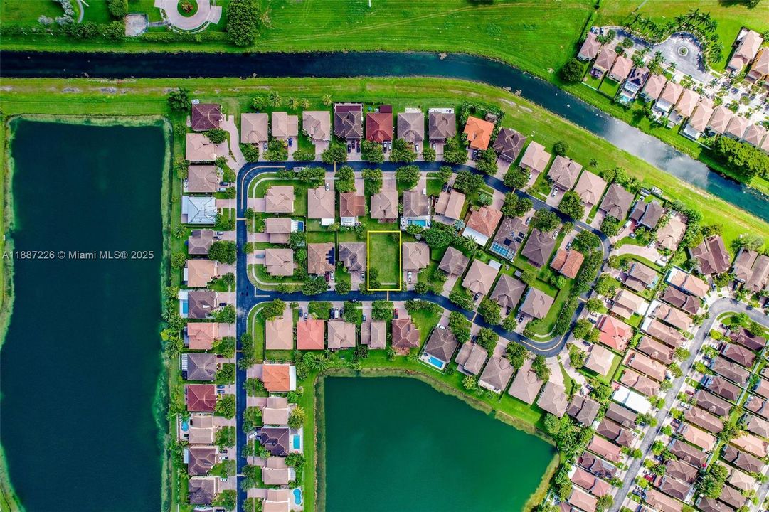 For Sale: $160,000 (0.14 acres)