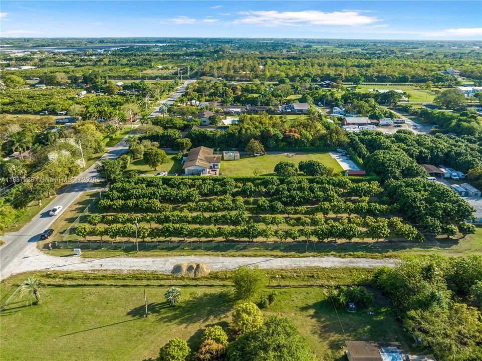 Под контрактом: $350,000 (1.46 acres)