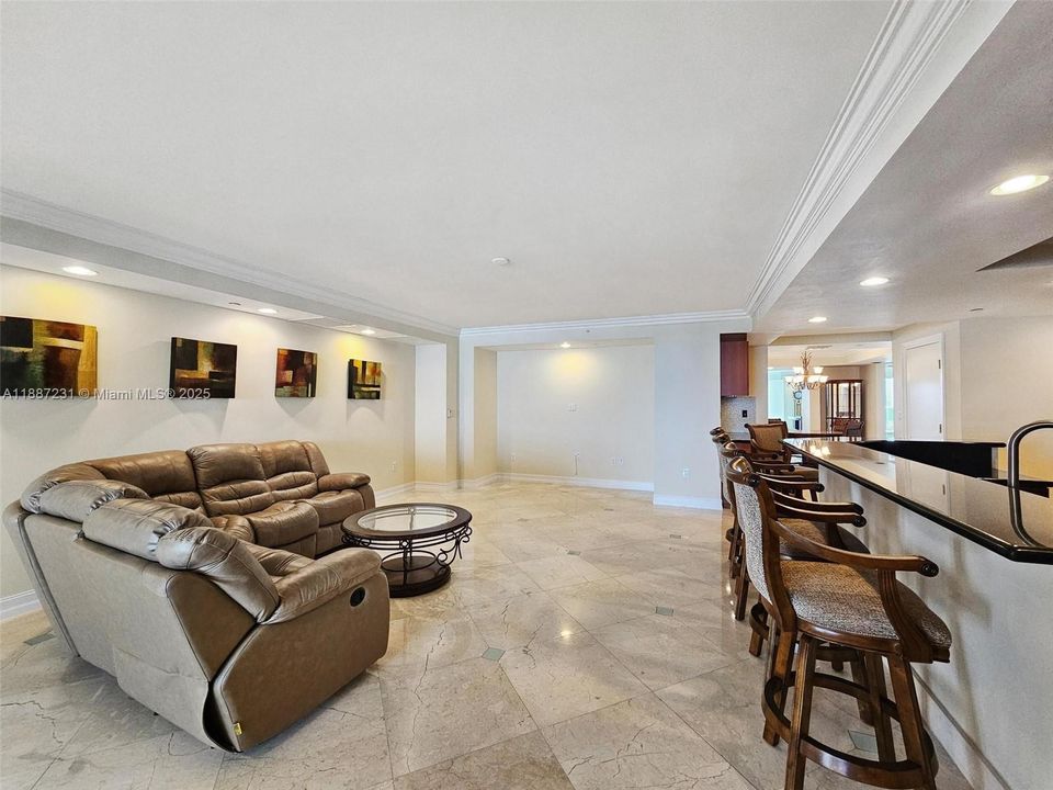 For Sale: $3,400,000 (5 beds, 6 baths, 5954 Square Feet)