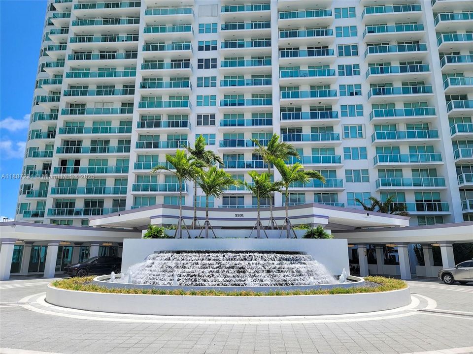 For Sale: $3,400,000 (5 beds, 6 baths, 5954 Square Feet)