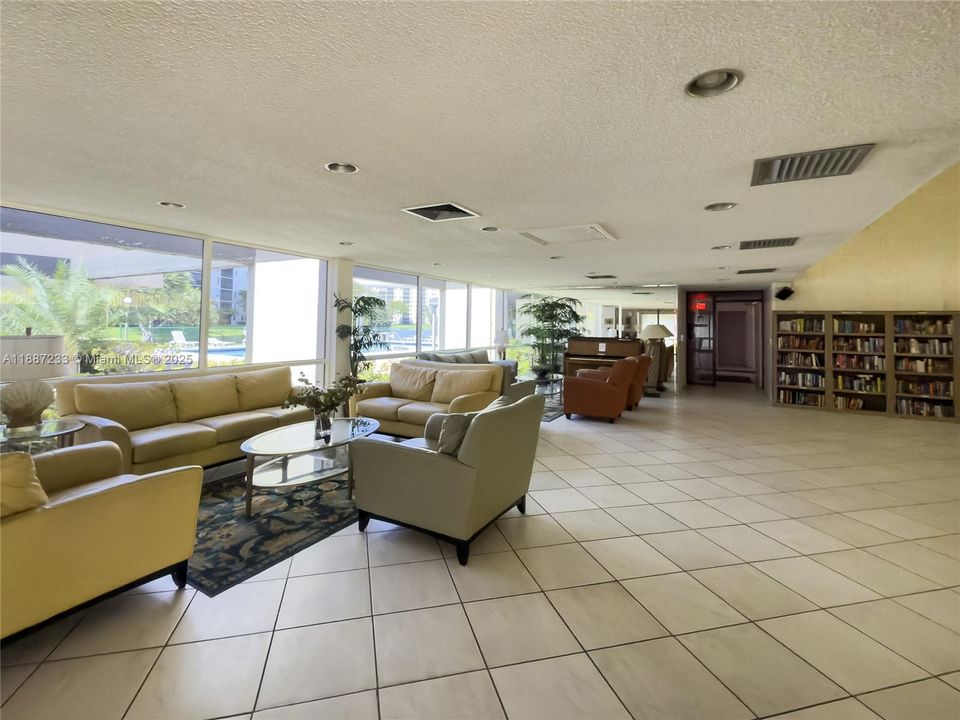 待售: $177,999 (1 贝兹, 2 浴室, 1140 平方英尺)