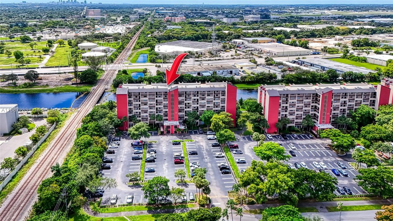 待售: $177,999 (1 贝兹, 2 浴室, 1140 平方英尺)