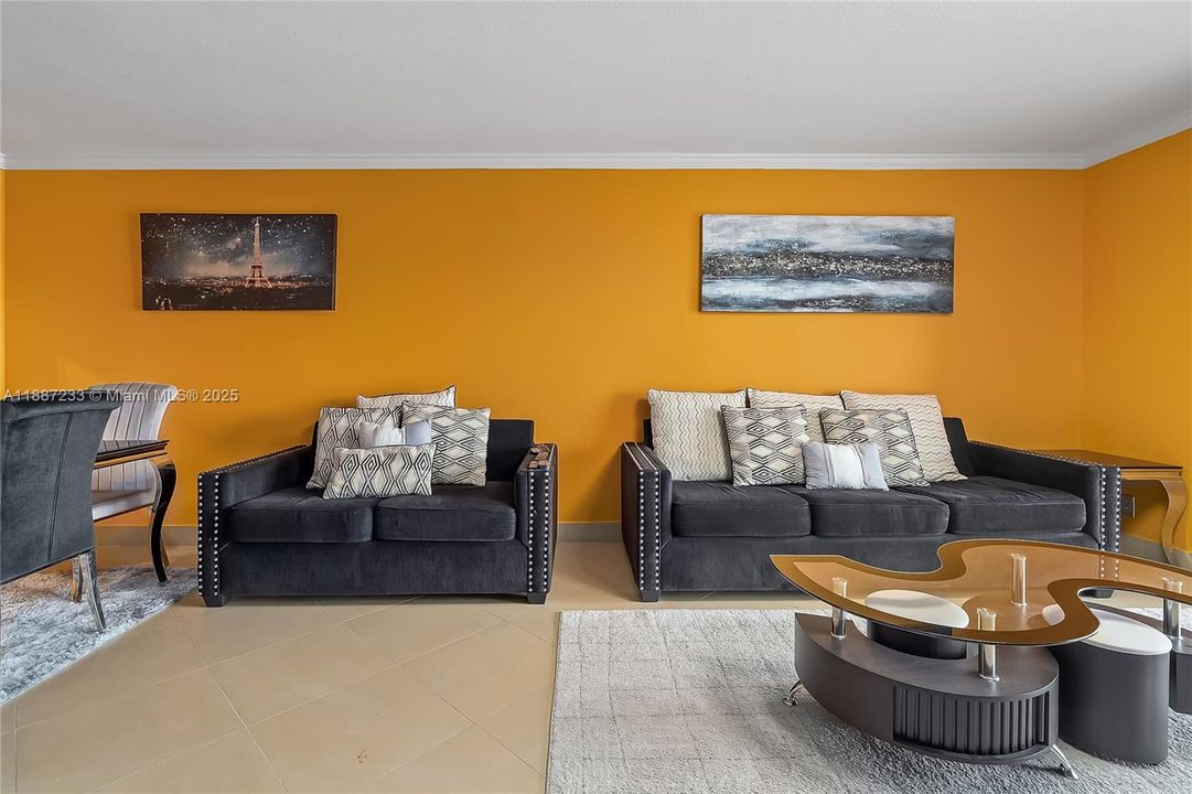 待售: $177,999 (1 贝兹, 2 浴室, 1140 平方英尺)