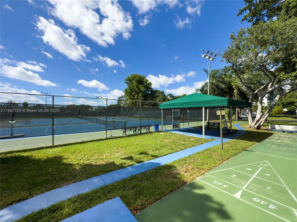 待售: $177,999 (1 贝兹, 2 浴室, 1140 平方英尺)