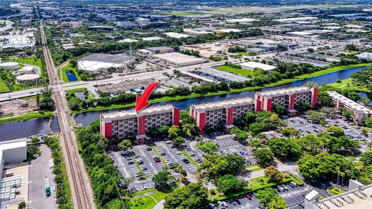 待售: $177,999 (1 贝兹, 2 浴室, 1140 平方英尺)