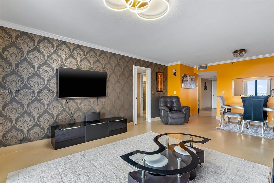 待售: $177,999 (1 贝兹, 2 浴室, 1140 平方英尺)