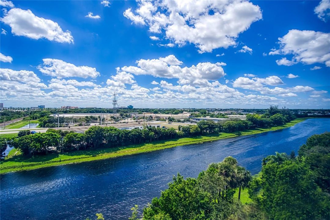 待售: $177,999 (1 贝兹, 2 浴室, 1140 平方英尺)