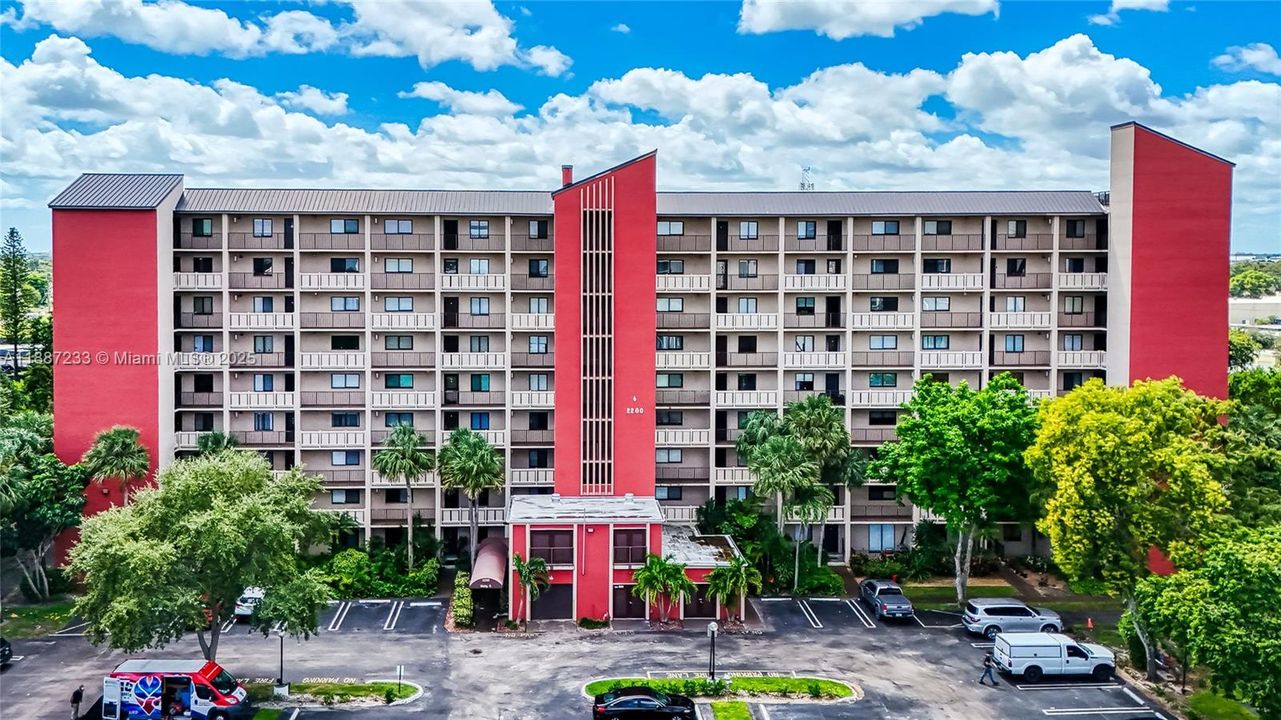 待售: $177,999 (1 贝兹, 2 浴室, 1140 平方英尺)