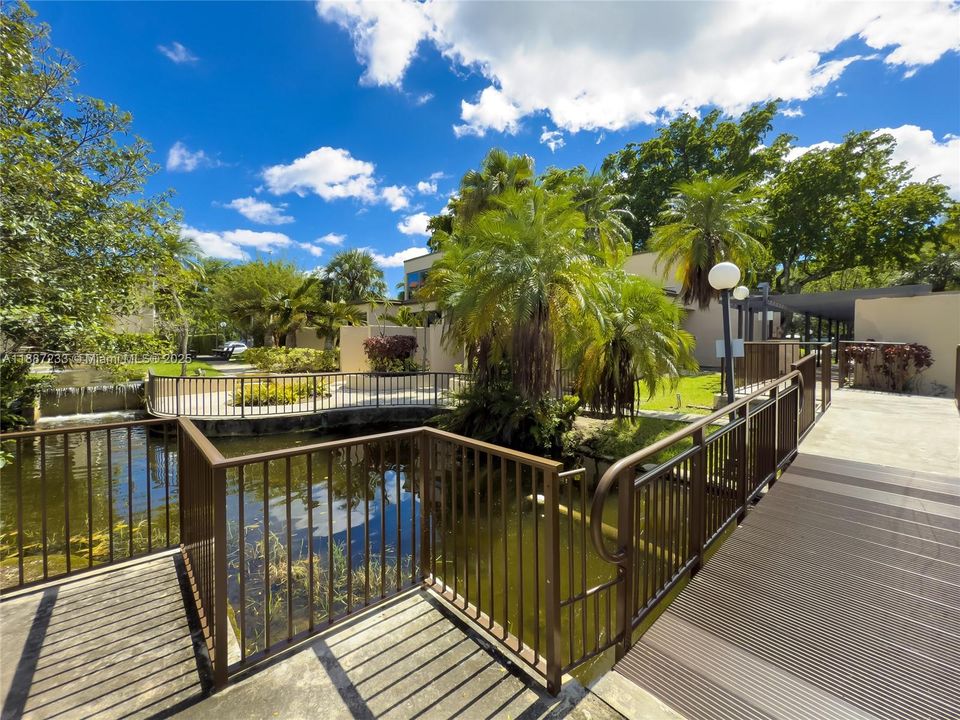 待售: $177,999 (1 贝兹, 2 浴室, 1140 平方英尺)