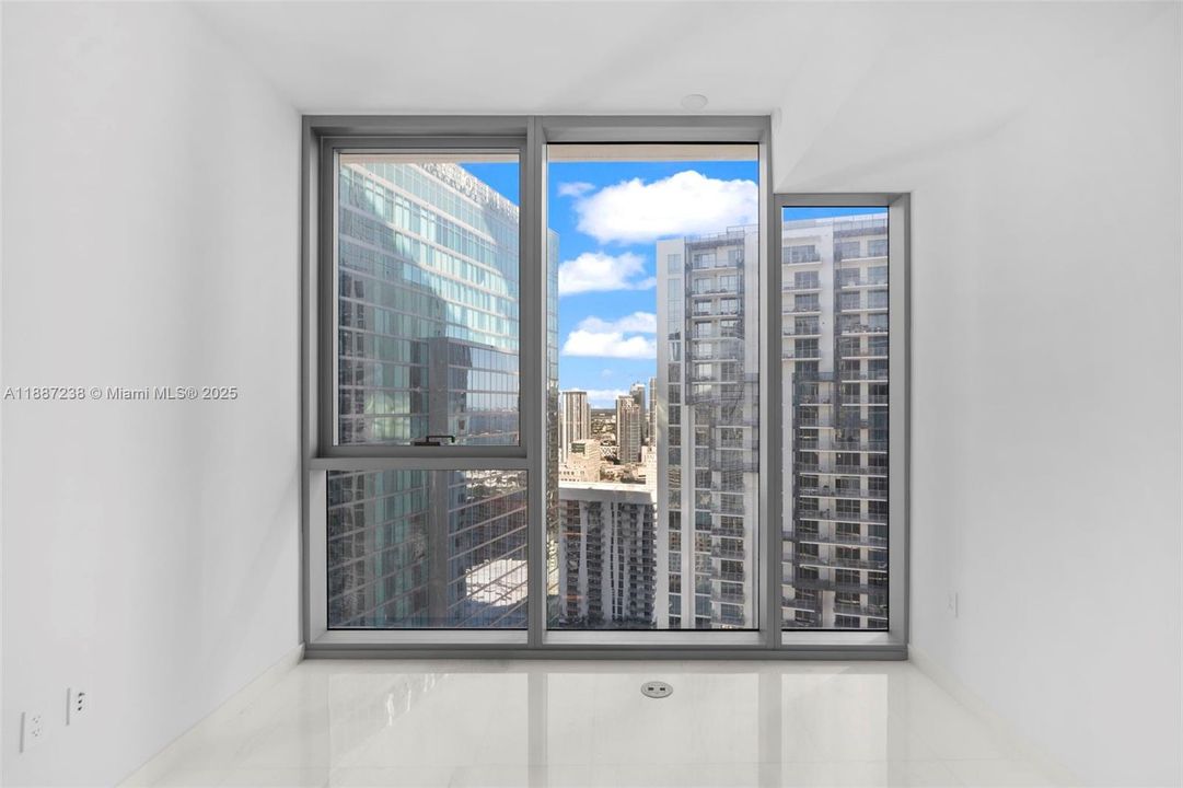 Recently Rented: $5,700 (1 beds, 1 baths, 767 Square Feet)