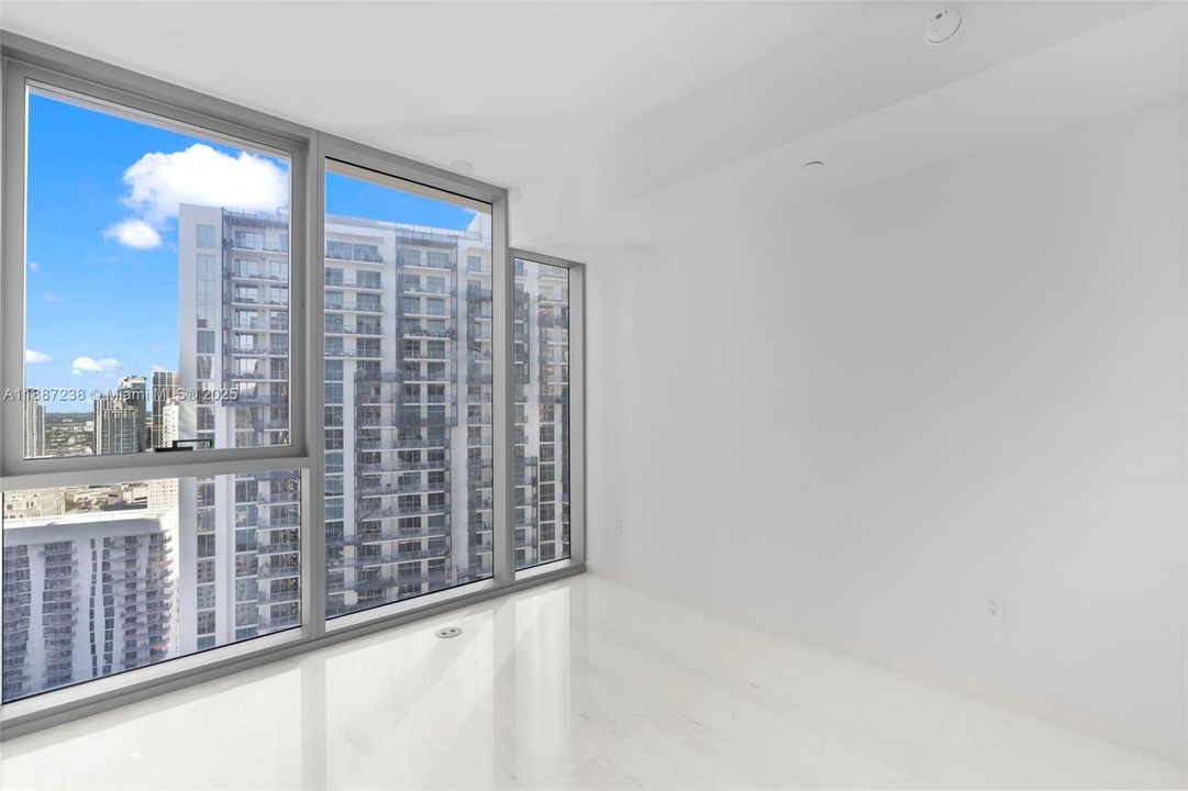 Recently Rented: $5,700 (1 beds, 1 baths, 767 Square Feet)