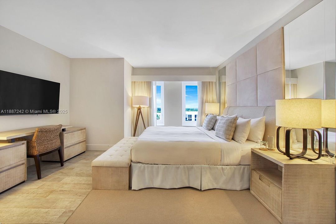 For Sale: $4,000,000 (2 beds, 2 baths, 1239 Square Feet)