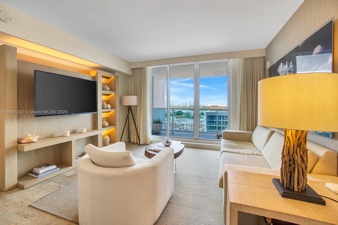 For Sale: $4,000,000 (2 beds, 2 baths, 1239 Square Feet)