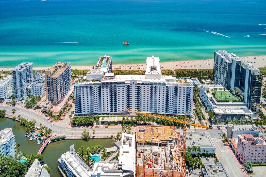 For Sale: $4,000,000 (2 beds, 2 baths, 1239 Square Feet)