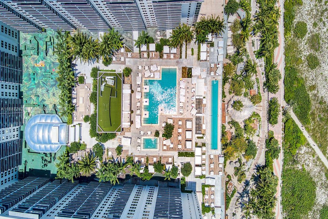 For Sale: $4,000,000 (2 beds, 2 baths, 1239 Square Feet)