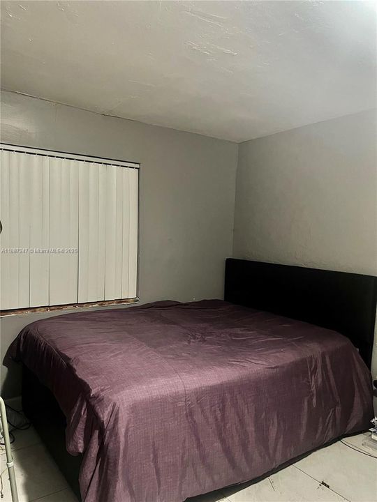 待售: $699,900 (3 贝兹, 1 浴室, 1584 平方英尺)