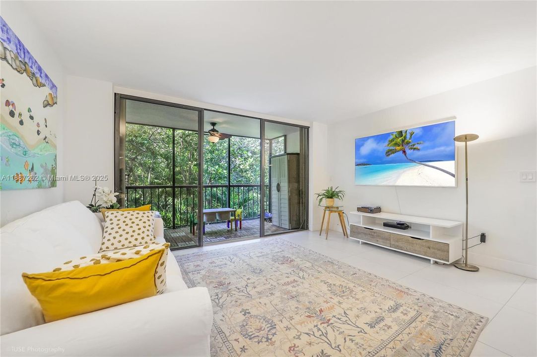 Active With Contract: $5,500 (2 beds, 2 baths, 1450 Square Feet)