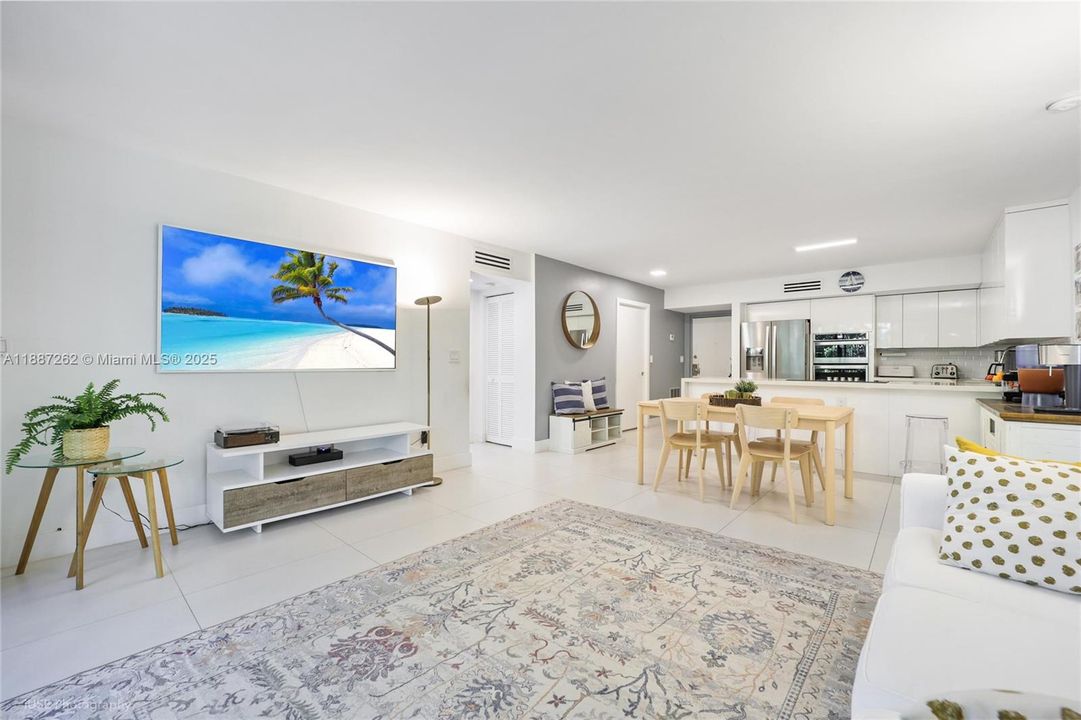 Active With Contract: $5,500 (2 beds, 2 baths, 1450 Square Feet)