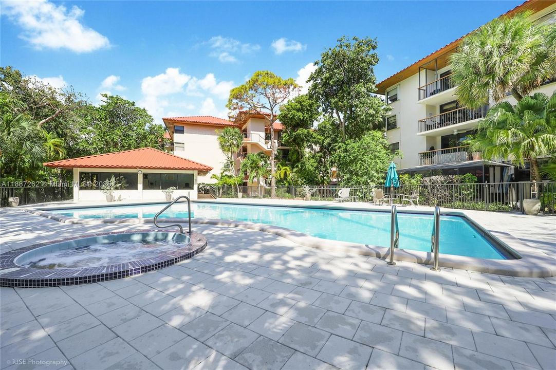 Active With Contract: $5,500 (2 beds, 2 baths, 1450 Square Feet)